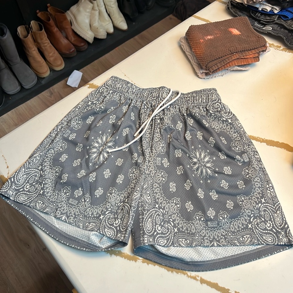 Bravest studio paisley shorts grey